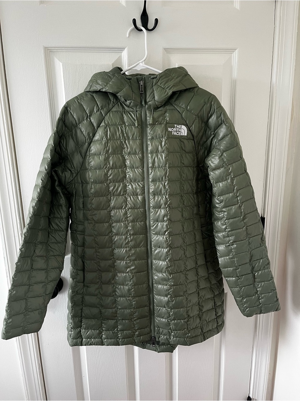 The North Face Women's Olive Hooded Quilted Puffer Jacket - Picture 12 of 12